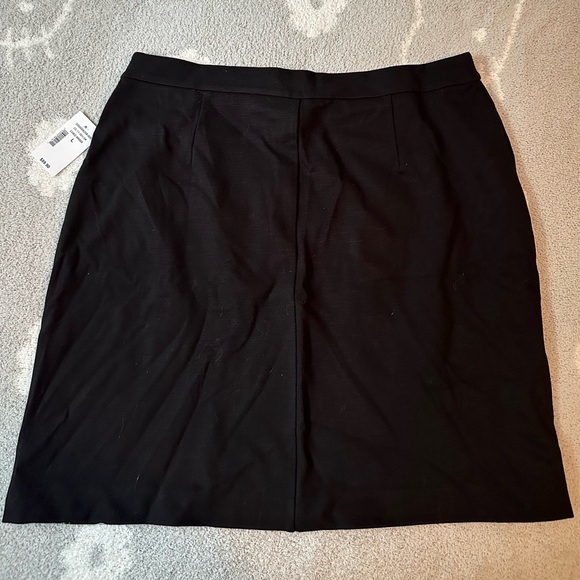Women’s Ricki’s black flower patterned mini stretchy skirt size large - Picture 6 of 6